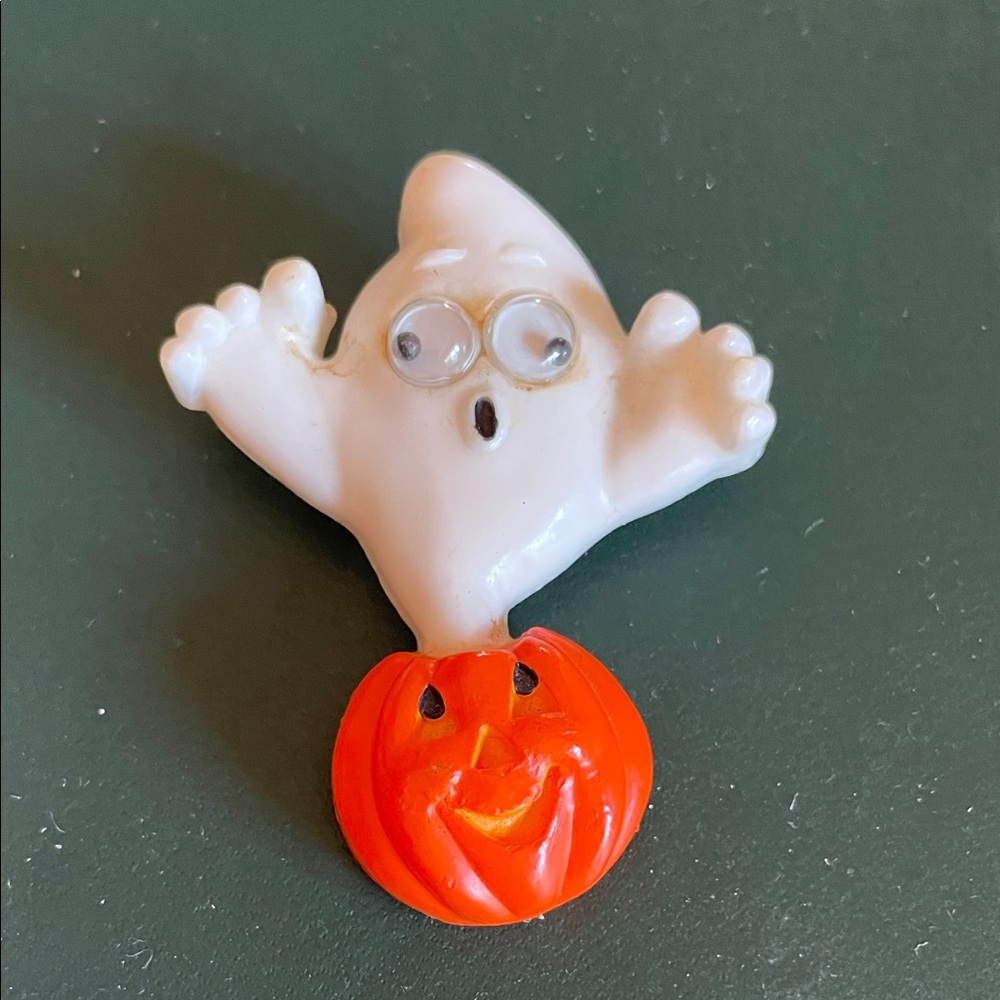 Vintage Vibe 1984 Hallmark Cards, Inc Googly Eyes Ghost Pumpkin Halloween Brooch